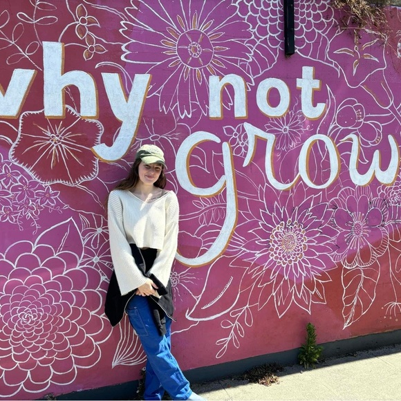 Meet your Posher, Valeri! - Picture 2 of 2